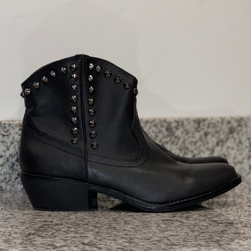 Mossimo Black Leather Booties With Studs Size 10